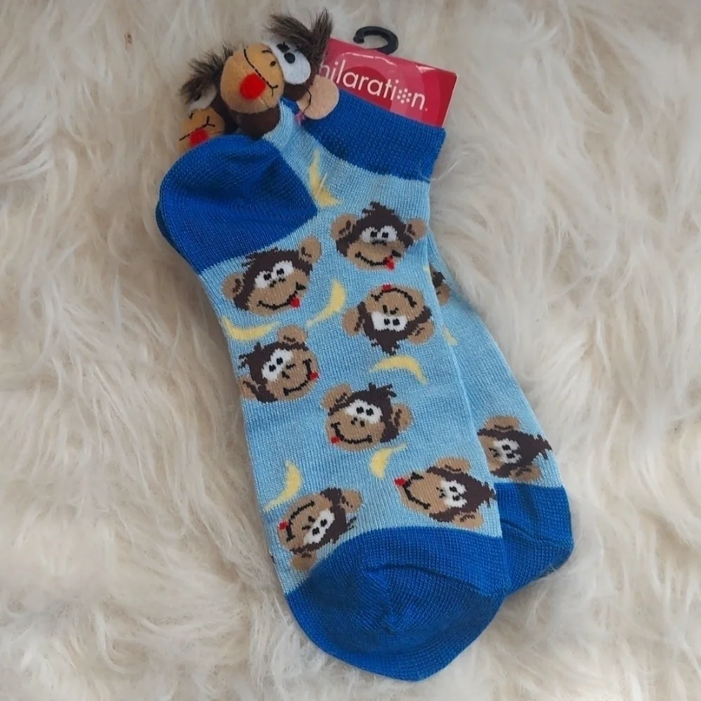 Xhilaration monkey socks with 3D plush head - size 4-10
